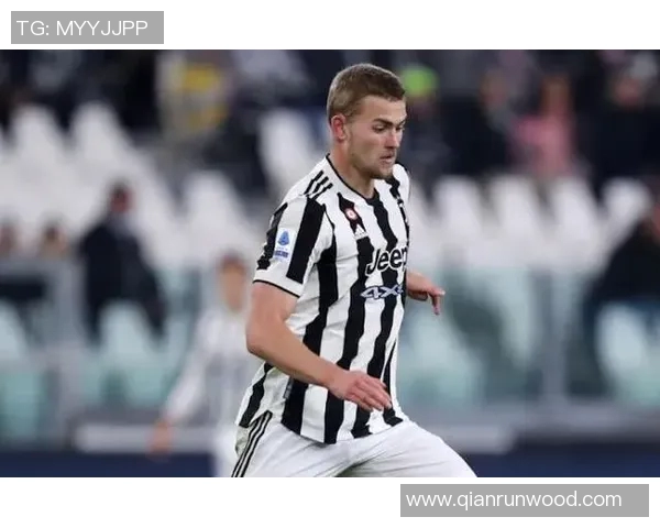 巴塞罗那官方宣布签下前锋，重磅转会引发球迷热议