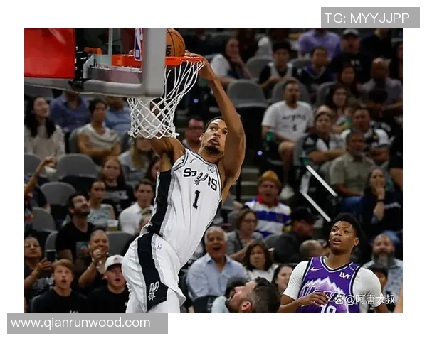 马刺主场惨败爵士,遭遇两连败 马刺主场惨败爵士,遭遇两连败